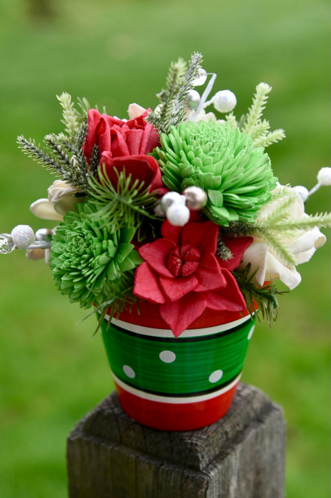 Red, White and Green Scene